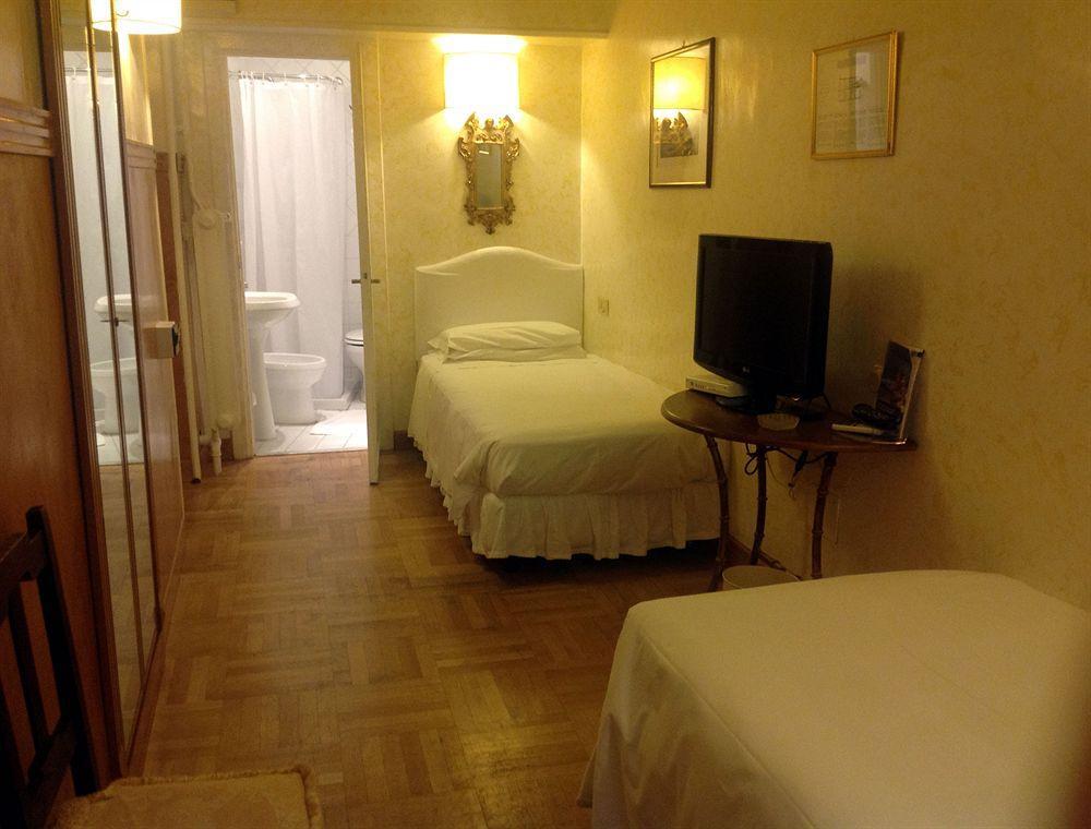 Fontana Hotel Roma